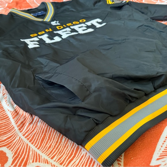 STARTER San Diego Fleet V-Neck Pullover - Picture 4 of 9